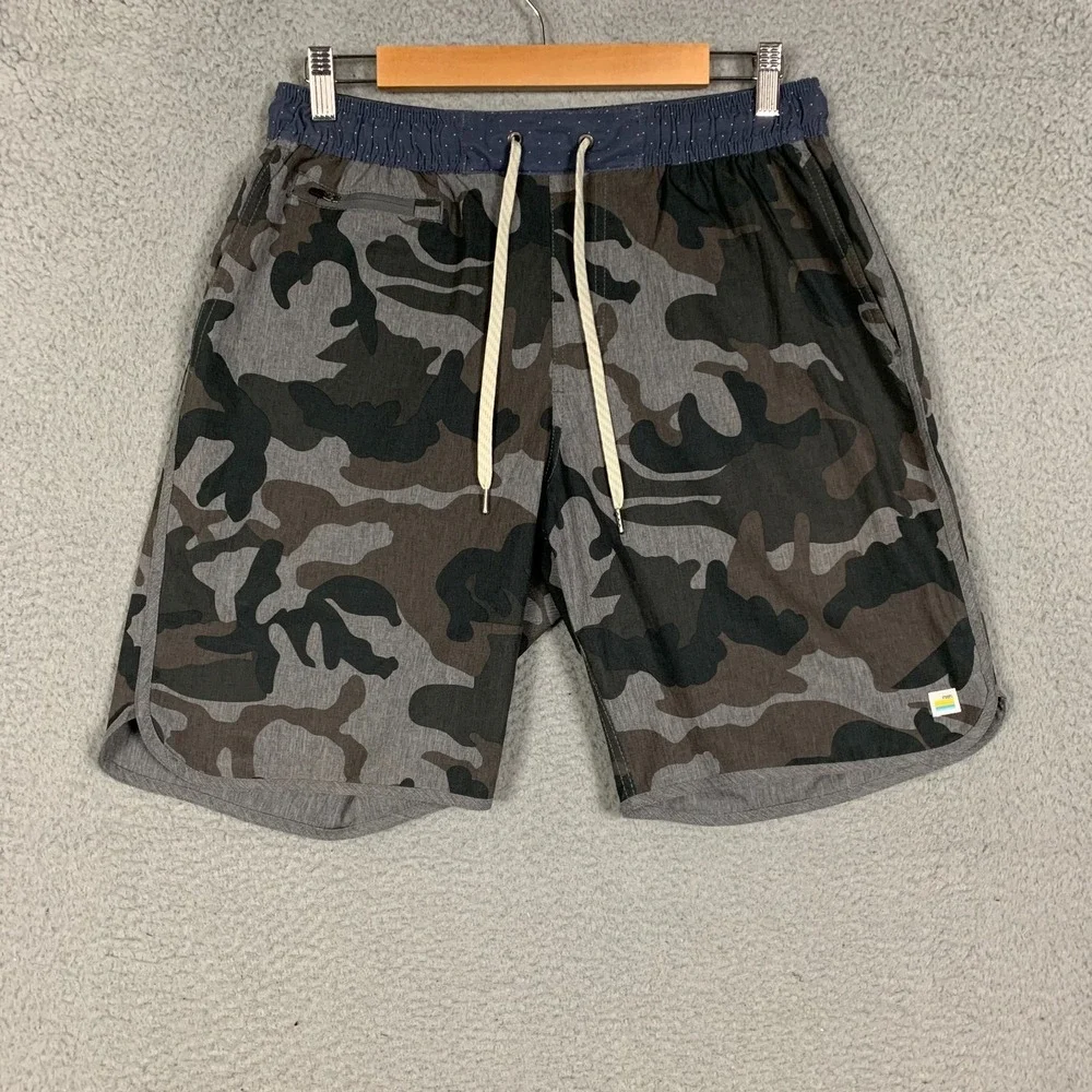 Vuori Banks Shorts Men's Medium Grey Camo‎ Print V Cycled Stretch Woven Training